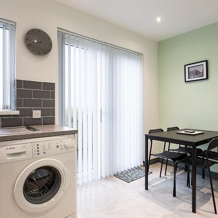 Fully Refurbished North Belfast Home 2 Eksteriør billede