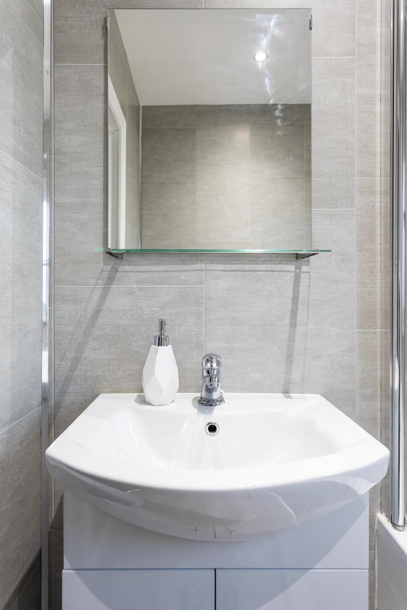 Fully Refurbished North Belfast Home 2 Eksteriør billede